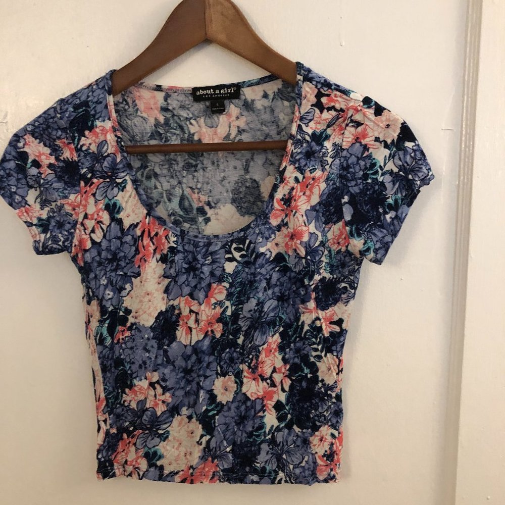 EUC - About a Girl Los Angeles Women's S Floral Blouse Crop Top Cottagecore B93